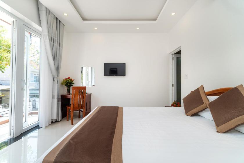 Phòng Deluxe Giường Đôi Có Ban Công Phòng Deluxe Giường Đôi Có Ban Công