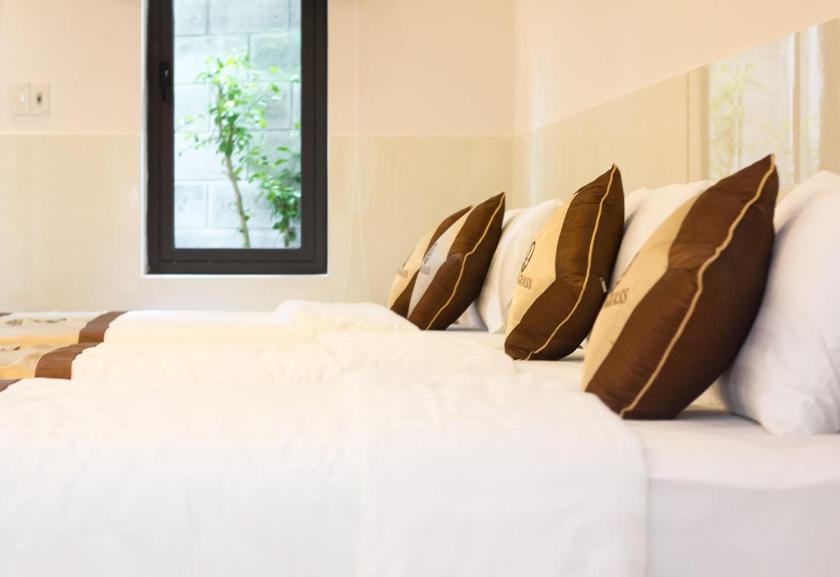 Phòng cho 3 người có Ban Công Phòng cho 3 người có Ban Công