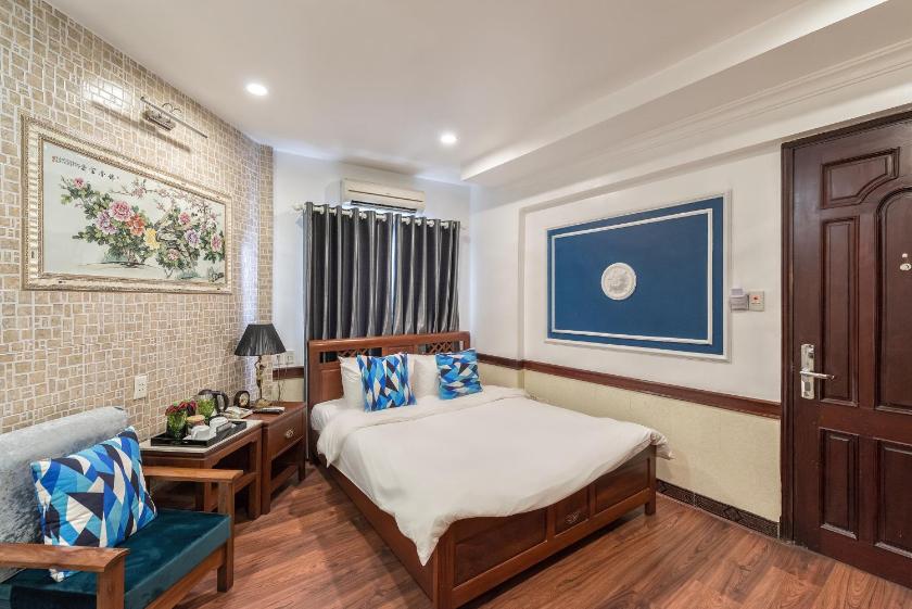 Phòng Deluxe Giường Đôi Nhìn Ra Thành Phố