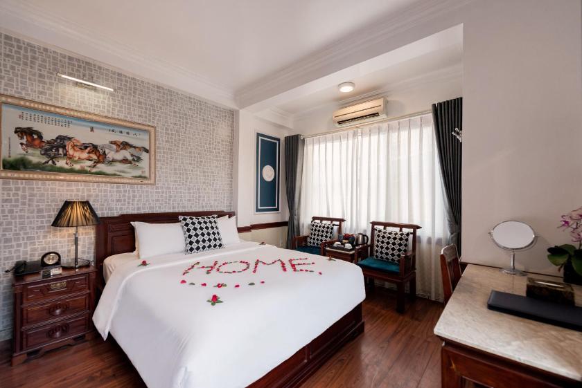 Phòng Deluxe Giường Đôi Nhìn Ra Thành Phố