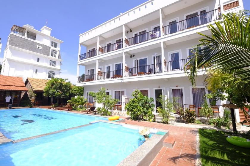 Phòng cho 3 người có Ban Công