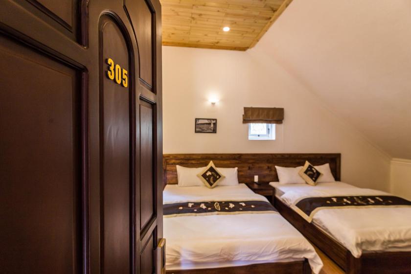 Phòng Deluxe 4 Người Phòng Deluxe 4 Người