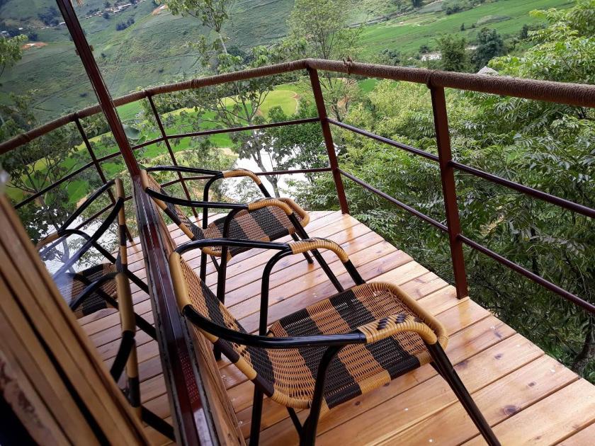 Phòng có giường cỡ King nhìn ra cảnh núi non Phòng có giường cỡ King nhìn ra cảnh núi non