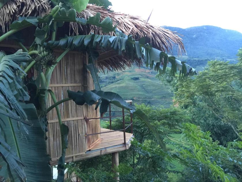 Phòng có giường cỡ King nhìn ra cảnh núi non Phòng có giường cỡ King nhìn ra cảnh núi non