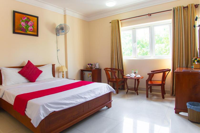 Phòng Superior Giường Đôi Nhìn Ra Thành Phố
