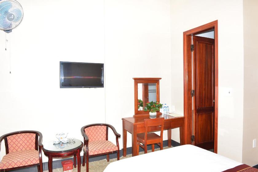 Phòng Giường Đôi Có Ban Công (2 Người Lớn + 1 Trẻ Em)