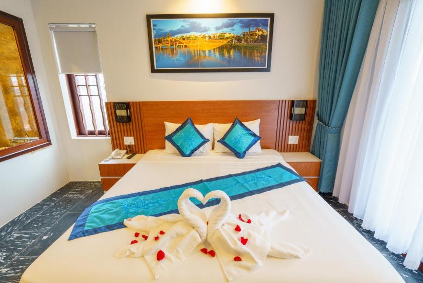 Phòng Deluxe Giường Đôi Nhìn Ra Hồ Bơi Phòng Deluxe Giường Đôi Nhìn Ra Hồ Bơi