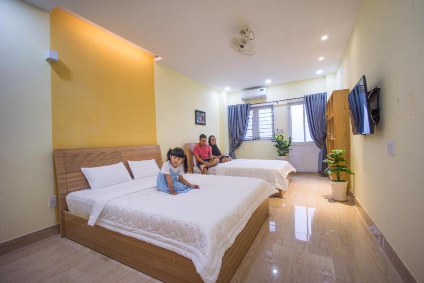 Suite Gia Đình Có Ban Công Suite Gia Đình Có Ban Công