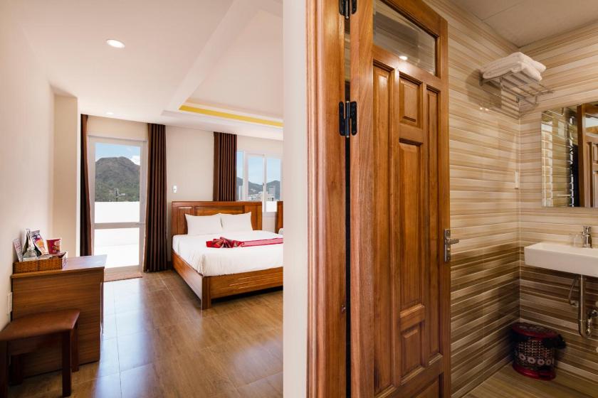 Phòng Deluxe 4 Người