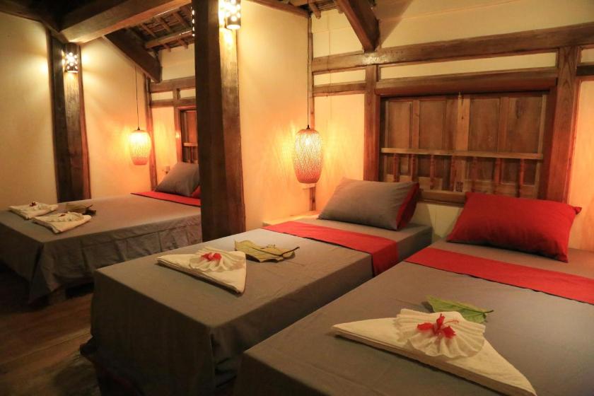 Phòng 3 Người Nhìn Ra Núi