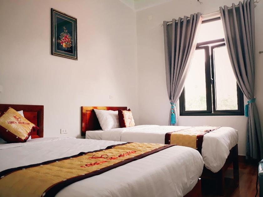 Phòng Deluxe Giường Đôi Có Ban Công