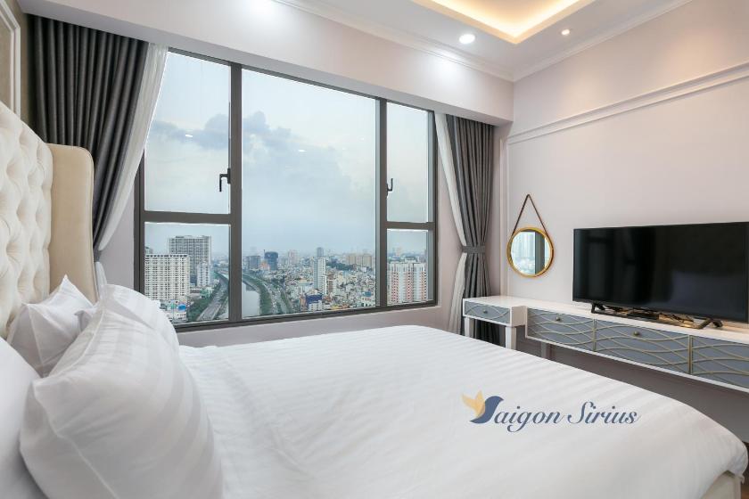 Căn Hộ 3 Phòng Ngủ Có Ban Công và Tầm Nhìn Ra Sông