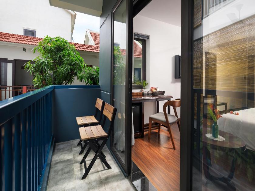 Phòng Deluxe Giường Đôi Có Ban Công