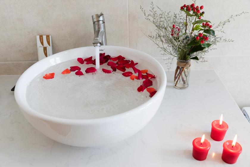 Phòng Deluxe Giường Đôi Nhìn Ra Thành Phố Phòng Deluxe Giường Đôi Nhìn Ra Thành Phố