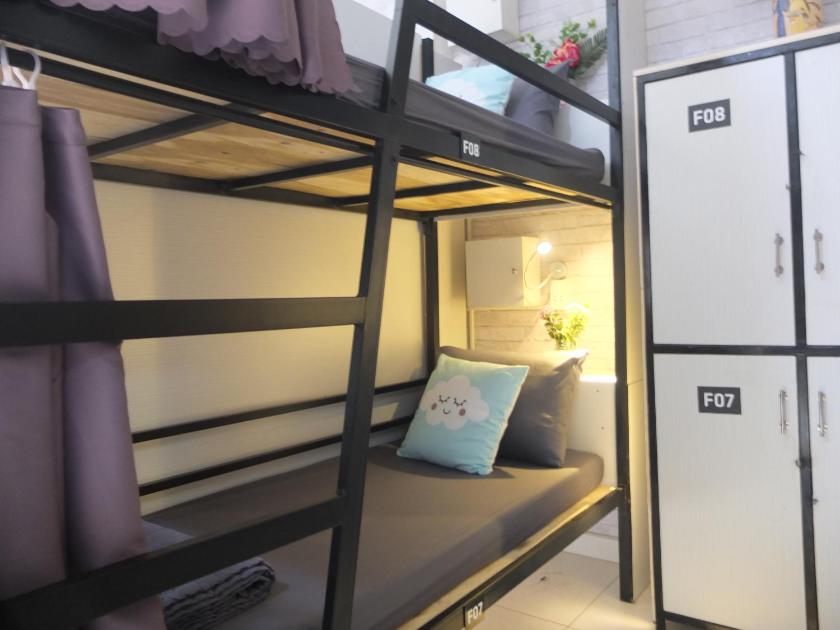 Giường trong Phòng ngủ Tập thể Nữ 12 Giường Giường trong Phòng ngủ Tập thể Nữ 12 Giường
