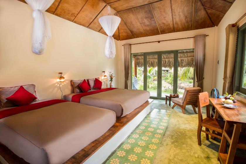 Phòng 3 Người Nhìn Ra Vườn