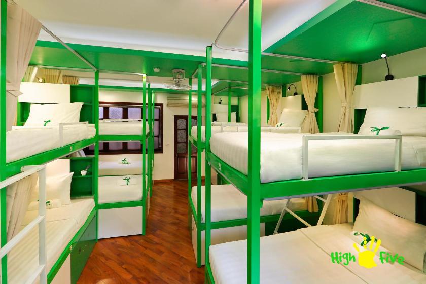 Giường Trong Phòng Ngủ Tập Thể 10 Giường Cho Cả Nam Lẫn Nữ Giường Trong Phòng Ngủ Tập Thể 10 Giường Cho Cả Nam Lẫn Nữ