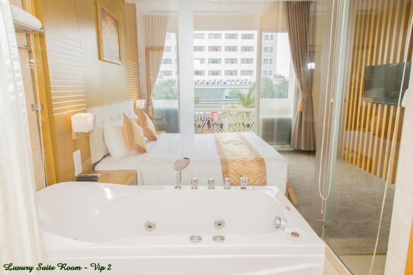 Suite Nhìn Ra Thành Phố