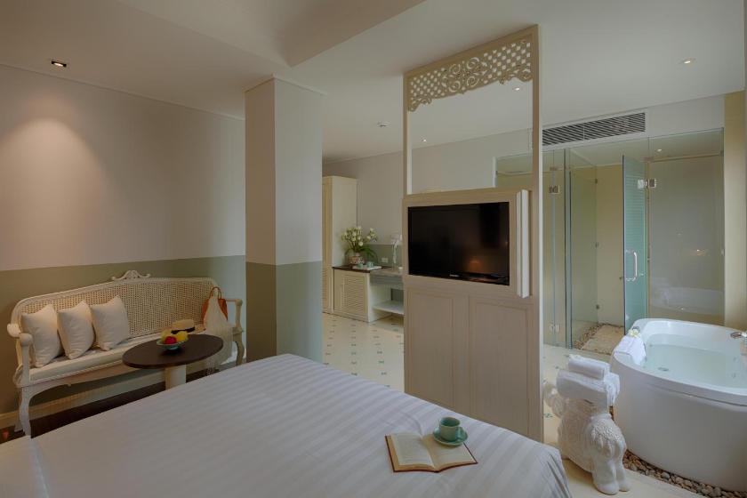 Suite Au Lac Charner + Trà chiều trên sân thượng