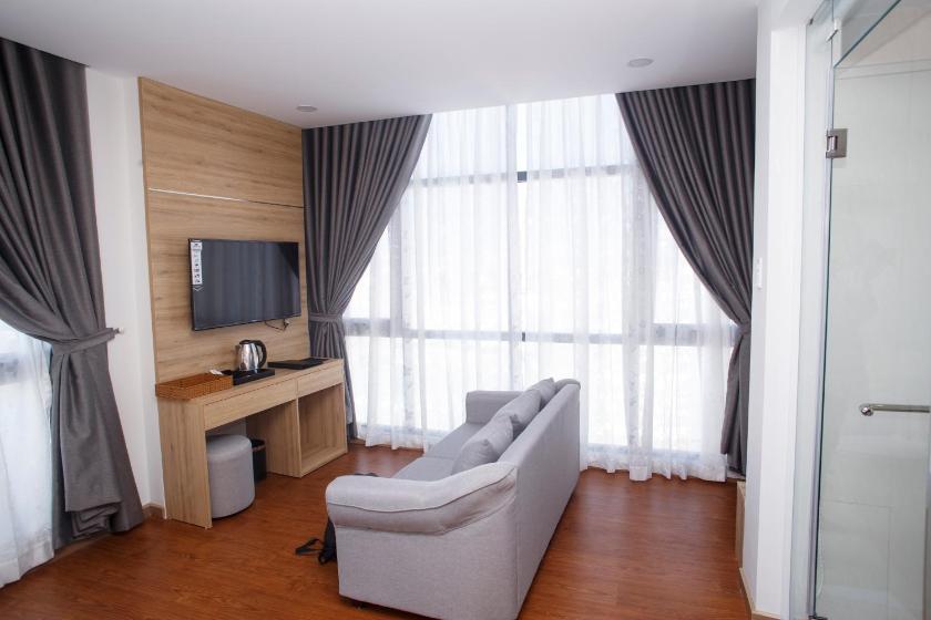 Phòng Có Giường Cỡ King Với Ban Công Phòng Có Giường Cỡ King Với Ban Công