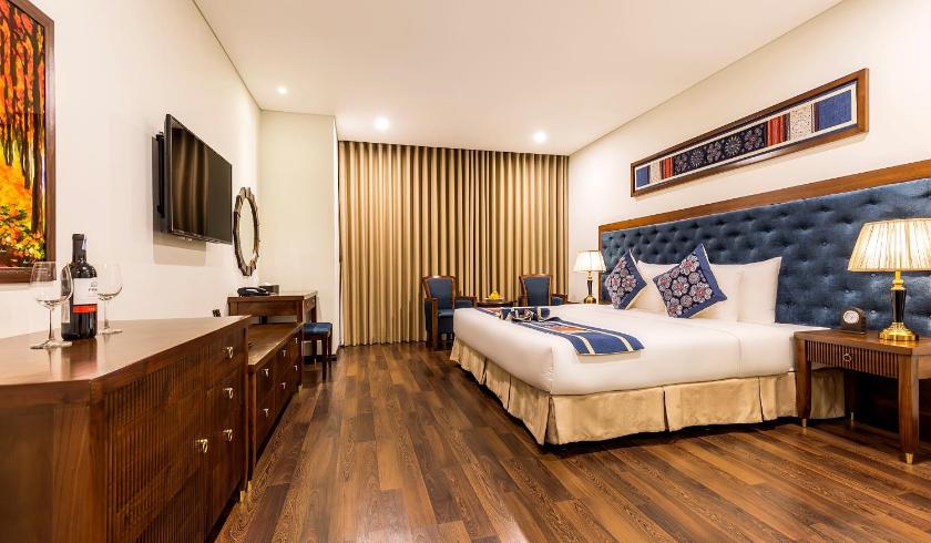 Phòng Deluxe Giường Đôi Với Ban Công Và Tầm Nhìn Ra Một Phía Biển Phòng Deluxe Giường Đôi Với Ban Công Và Tầm Nhìn Ra Một Phía Biển