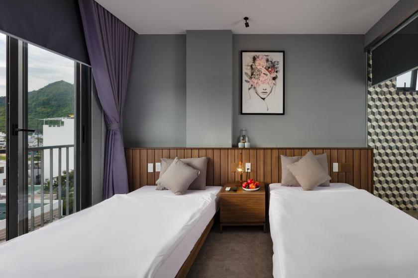Phòng Grand Nhìn Ra Núi, 02 Giường Đơn