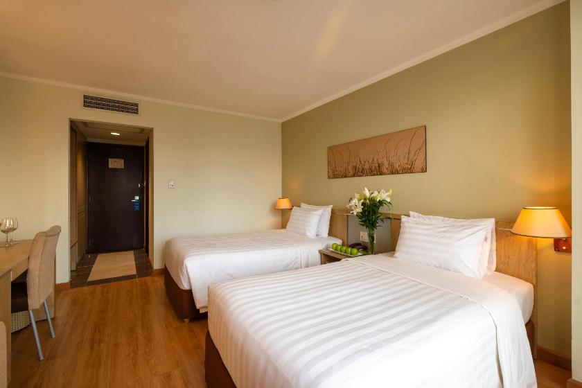 Deluxe Double or Twin Room with Window Internal View