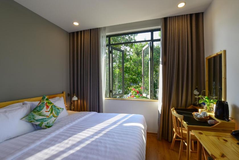 Phòng Deluxe Giường Đôi Nhìn Ra Vườn