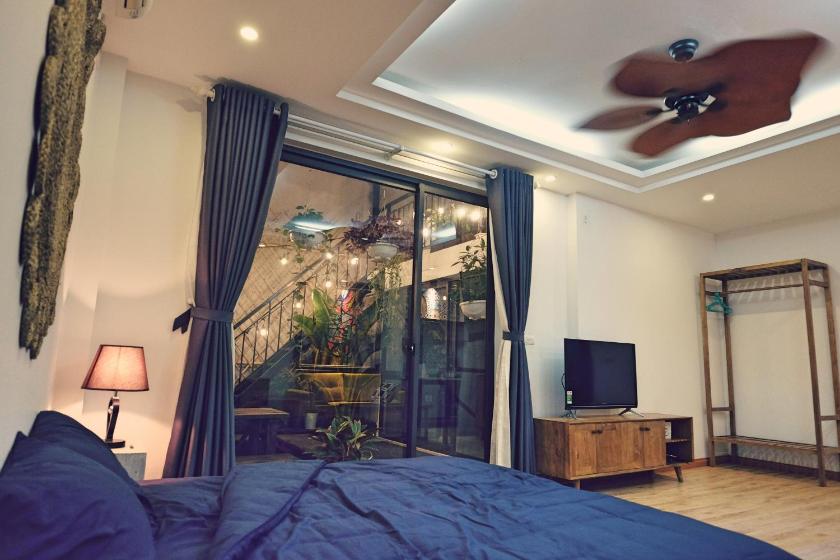 Studio Nhìn Ra Vườn