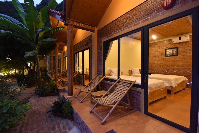 Bungalow Deluxe Nhìn Ra Khu Vườn