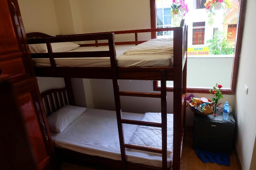 Giường Tầng Trong Phòng Ngủ Tập Thể Cho Nam Và Nữ Giường Tầng Trong Phòng Ngủ Tập Thể Cho Nam Và Nữ