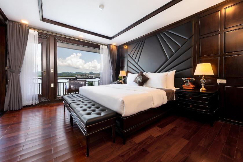 Suite Princess Với Ban Công Riêng Và Bồn Tạo Sóng Miễn Phí - 2 Ngày 1 Đêm