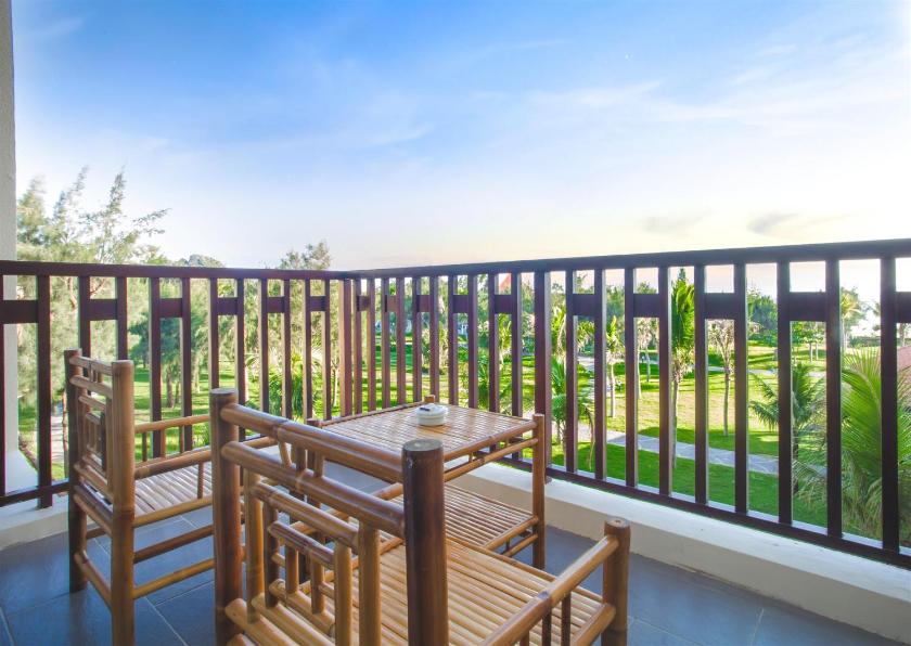  Suite Premium Có Ban Công - Nhìn Ra Vườn