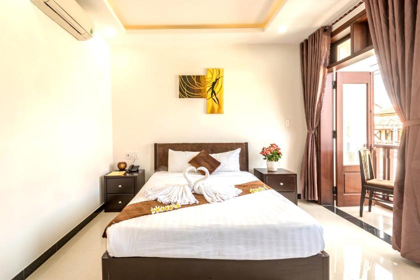 Phòng Deluxe Giường Đôi Có Ban Công Phòng Deluxe Giường Đôi Có Ban Công