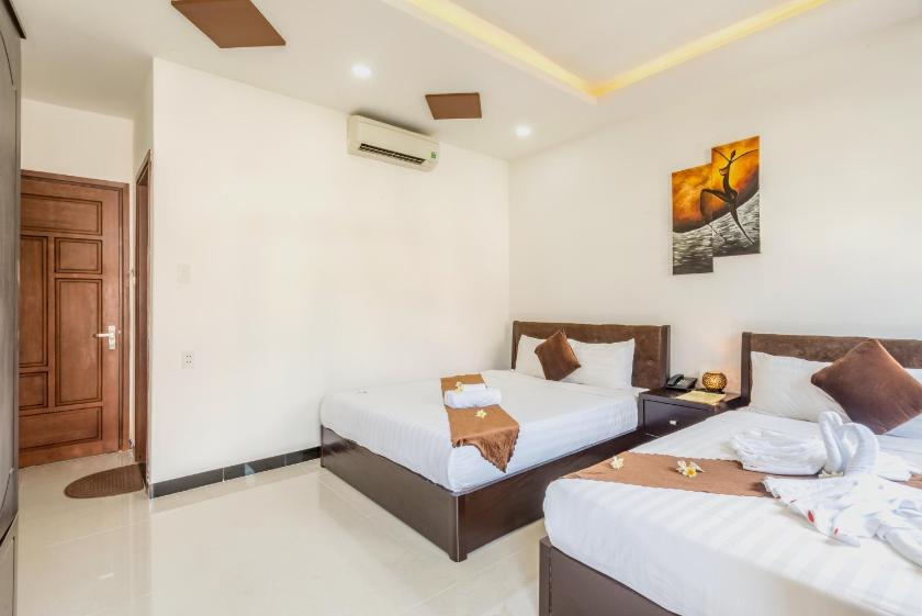 Phòng Deluxe Giường Đôi Có Ban Công Phòng Deluxe Giường Đôi Có Ban Công