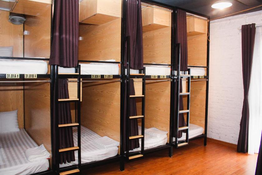 Giường Tầng Trong Phòng Ngủ Tập Thể Cho Nam Và Nữ Giường Tầng Trong Phòng Ngủ Tập Thể Cho Nam Và Nữ