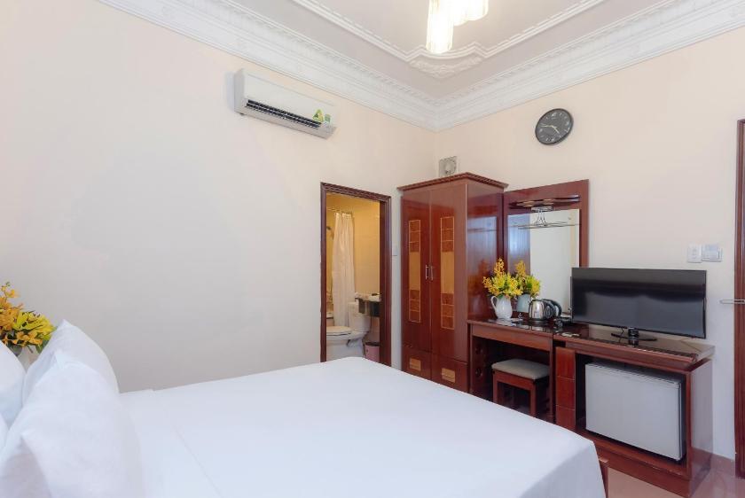 Phòng Giường Đôi Hạng Tiết Kiệm (Không Có Cửa Sổ) 