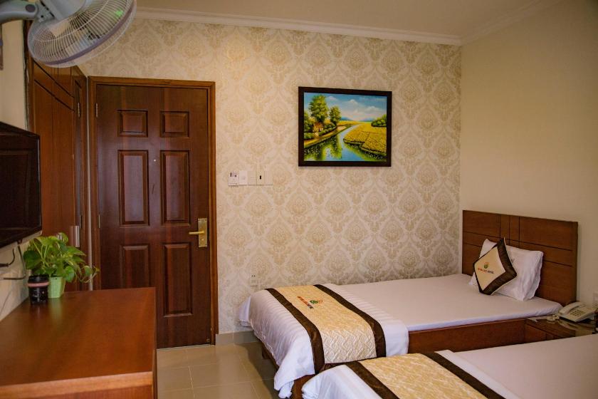 Phòng 3 Người Có Vòi Sen