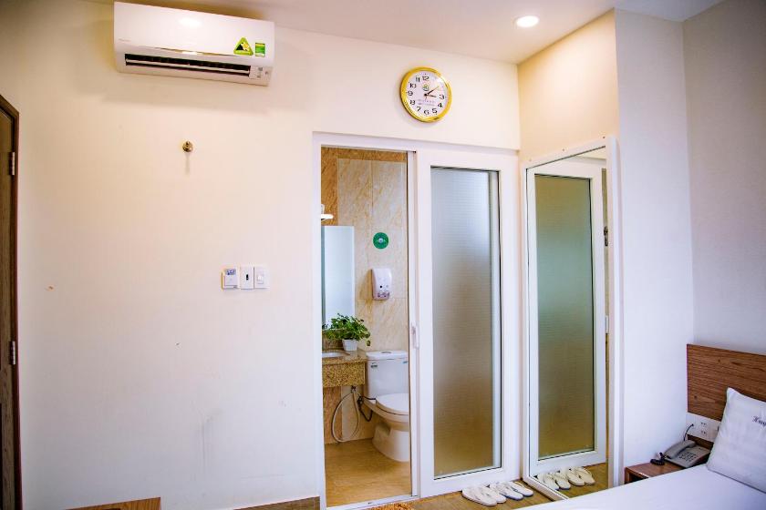 Phòng Giường Đôi Hạng Tiết Kiệm Phòng Giường Đôi Hạng Tiết Kiệm