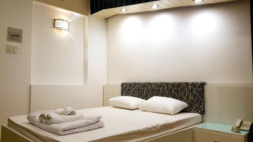 Phòng Deluxe (2 Người lớn + 1 Trẻ em)