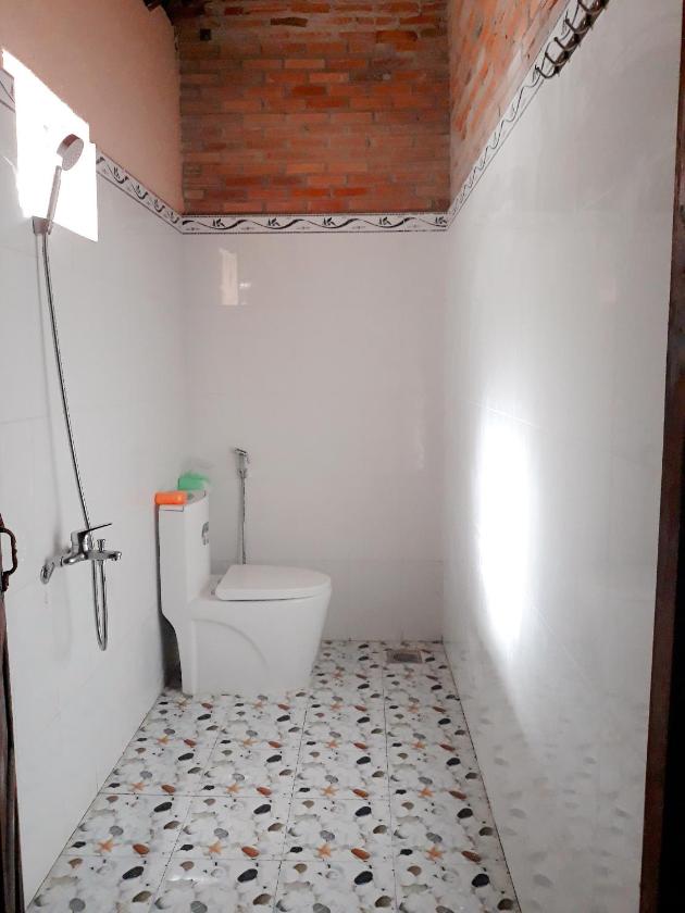 Phòng 4 người nhìn ra vườn