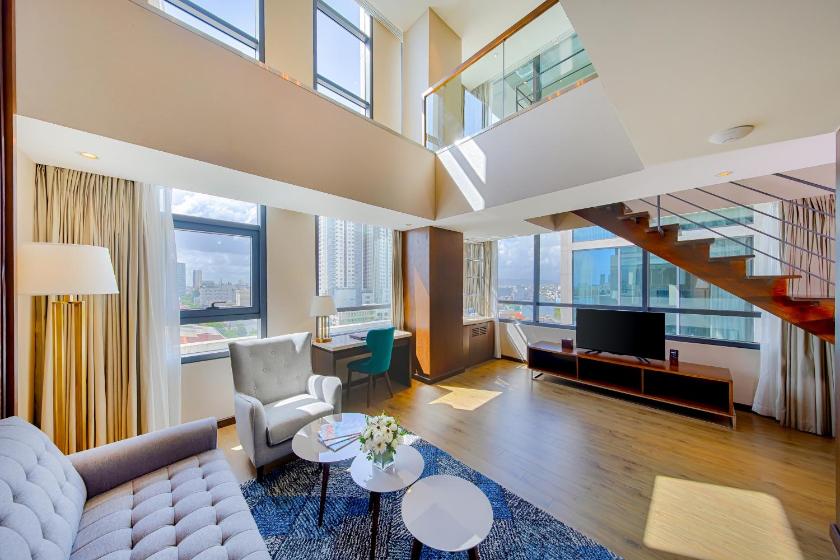 Căn Hộ Áp Mái Có Bồn Tắm  Căn Hộ Áp Mái Có Bồn Tắm