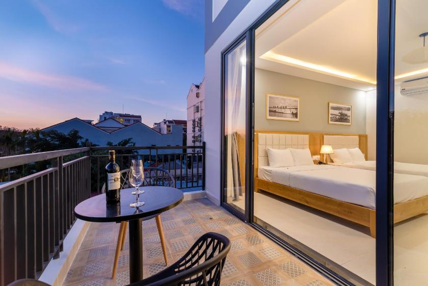 Phòng Gia Đình Có Ban Công