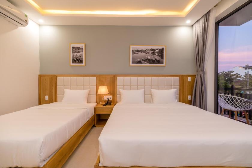 Phòng cho 3 người có Ban Công