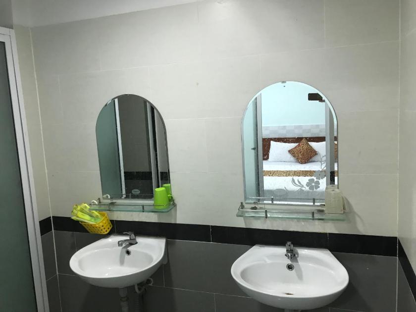 Phòng Ngủ Tập Thể Cho Cả Nam Và Nữ