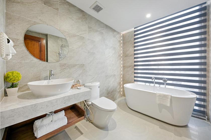 Suite Giường Đôi/2 Giường Đơn Nhìn Ra Một Góc Biển Có Bồn Tắm Suite Giường Đôi/2 Giường Đơn Nhìn Ra Một Góc Biển Có Bồn Tắm