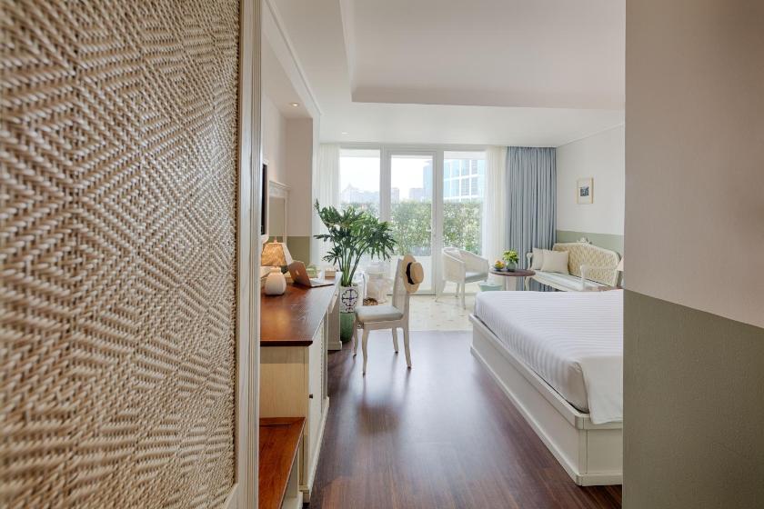 Suite Bonard Junior + Trà chiều trên sân thượng