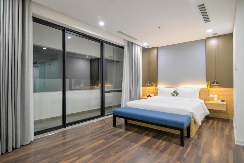 Phòng Giường Đôi Có Ban Công (2 Người Lớn + 1 Trẻ Em) Phòng Giường Đôi Có Ban Công (2 Người Lớn + 1 Trẻ Em)