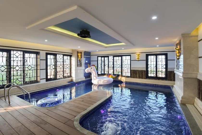 Căn Hộ Premier Deluxe 3 Phòng Ngủ - BARACK OBAMA Căn Hộ Premier Deluxe 3 Phòng Ngủ - BARACK OBAMA