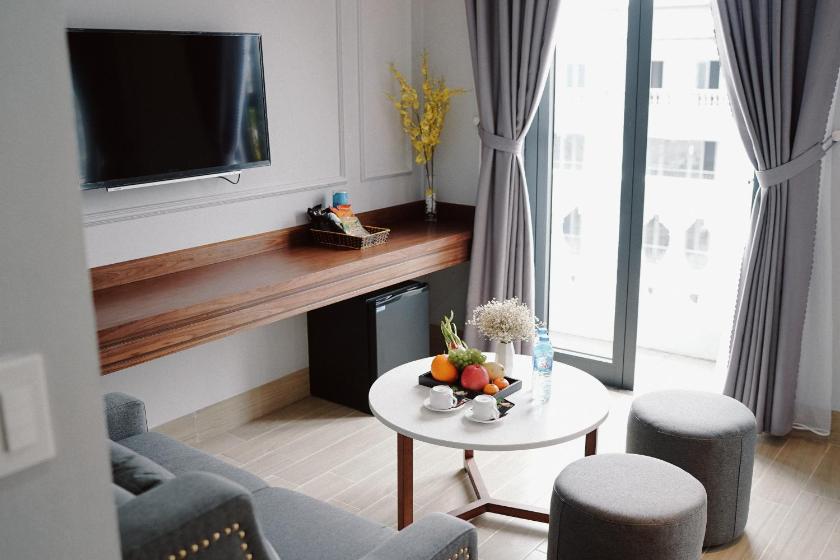 Phòng Có Giường Cỡ Queen Với Ban Công